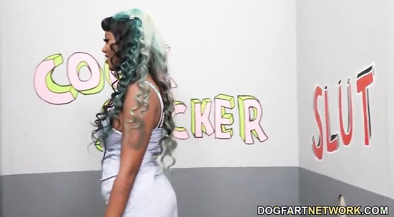 Ebony Daizy Cooper Gives Blowjob And Fucks Gloryhole Dicks