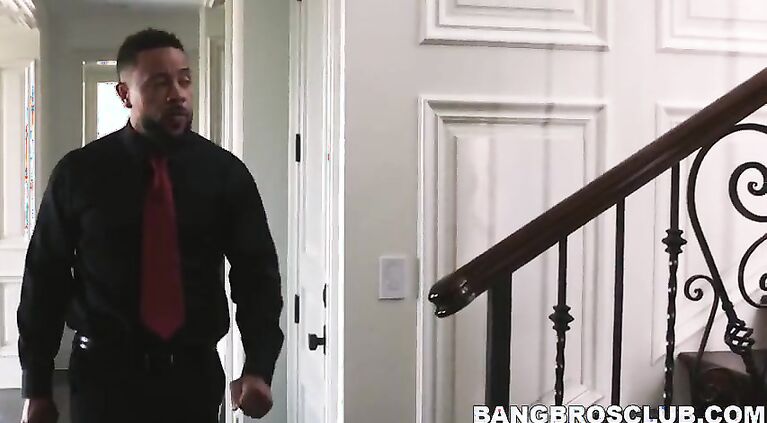 Voluptuous teen Daizy Cooper loves fucking with black men