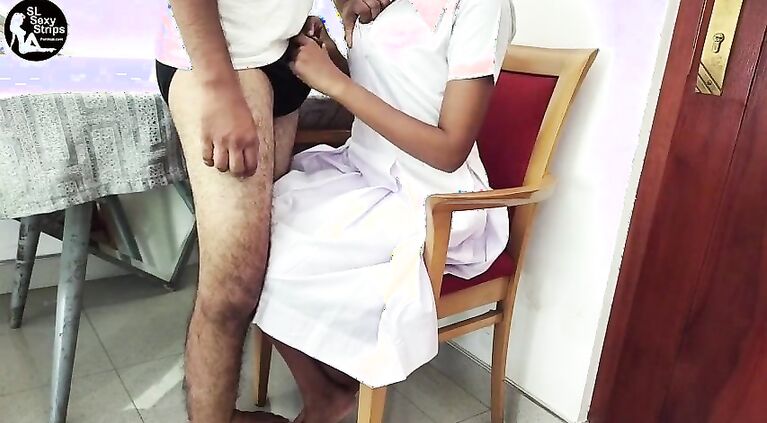 ඉස්කෝලේ සුදු ගවුම උස්සලා ගැහුවා Sri Lankan School Uniform Hard Fuck With Bf- SlSexyStrips