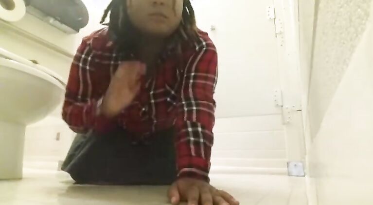 Schoolgirl Playing in Bathroom & attempts Anal Play