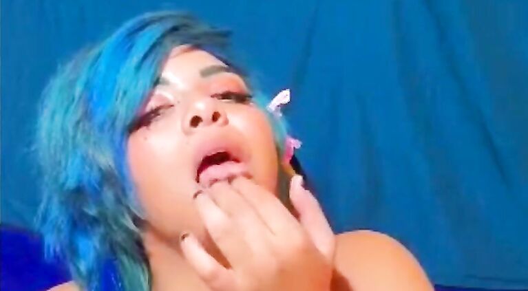 Blue hair scene queen strip teaser! Høney Valencia!