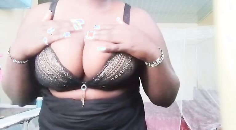 Prettykenyan big boobs