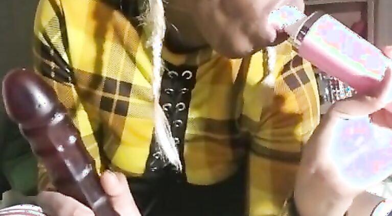 BLACK BARBIE DOLL TOYING W/ HERSELF pt 2: CRAZY CREAMY EXPLOSIVE SQUIRTING