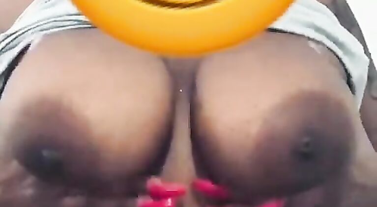 Titty play