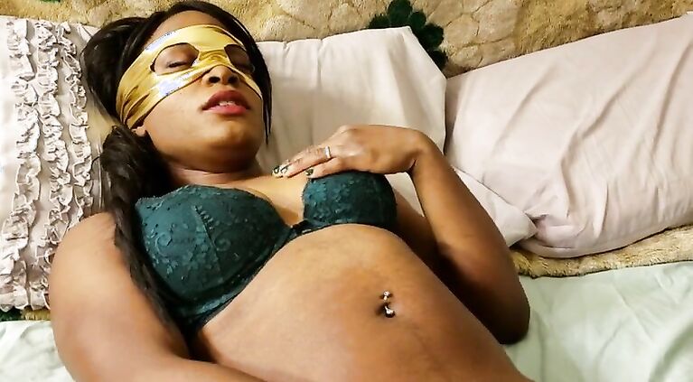 Black Babe Cums Solo