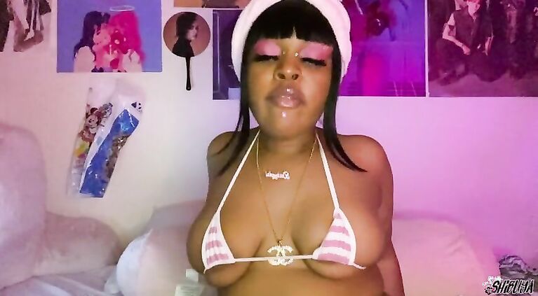 Cute Gamer Girl Masturbating FULL Video on Onlyfans!