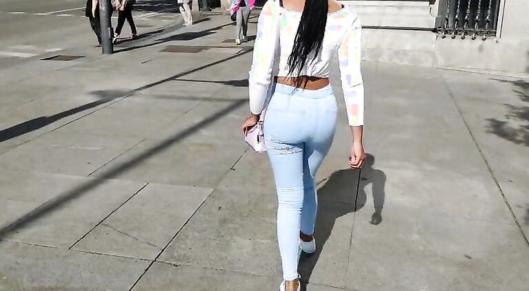 Bertha un the city. Sexy ebony turist sucking and fucking