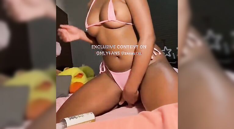 thick ebony teen cums and rides fingers (OF @zarastar)