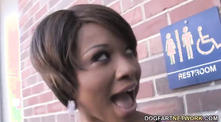 Imani Rose Tries Her First White Dick At A Gloryhole
