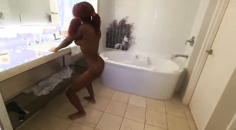 CAUGHT MY EBONY STEP-SISTER MAKING A TWERKING VIDEO