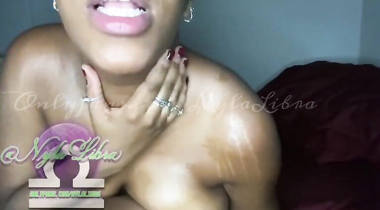 Nyla’s extreme close up anal and feet-CLIP